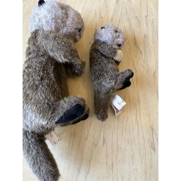 Stuffed Animal Sea Otter Mom Holding Baby Salty Kayak Collectible Plush Adorable - Picture 4 of 16